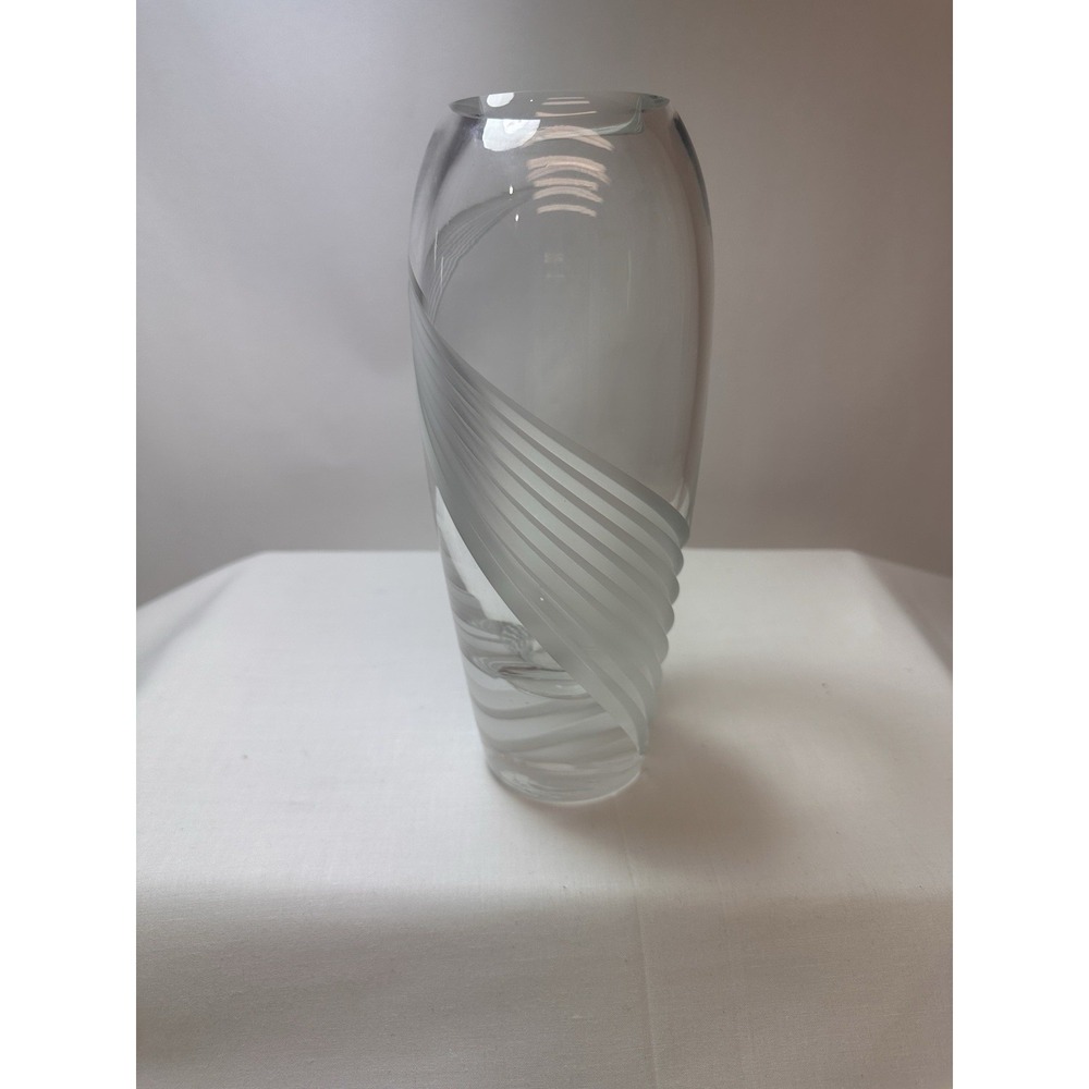 Lenox Windswept Heavy Cut Crystal 9"Vase Clear And‎ Frosted - Picture 12 of 13